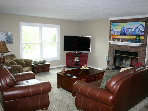 2nd image of 409 Hollybush Ln