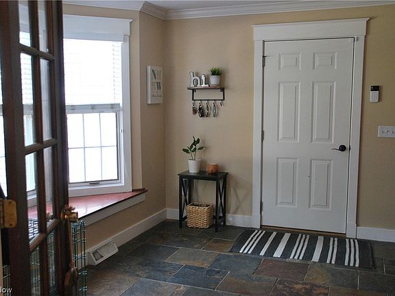 3rd image of 126 Vanderbilt Ct