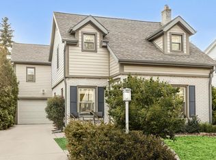 5569 N Kent Ave, Whitefish Bay, WI 53217