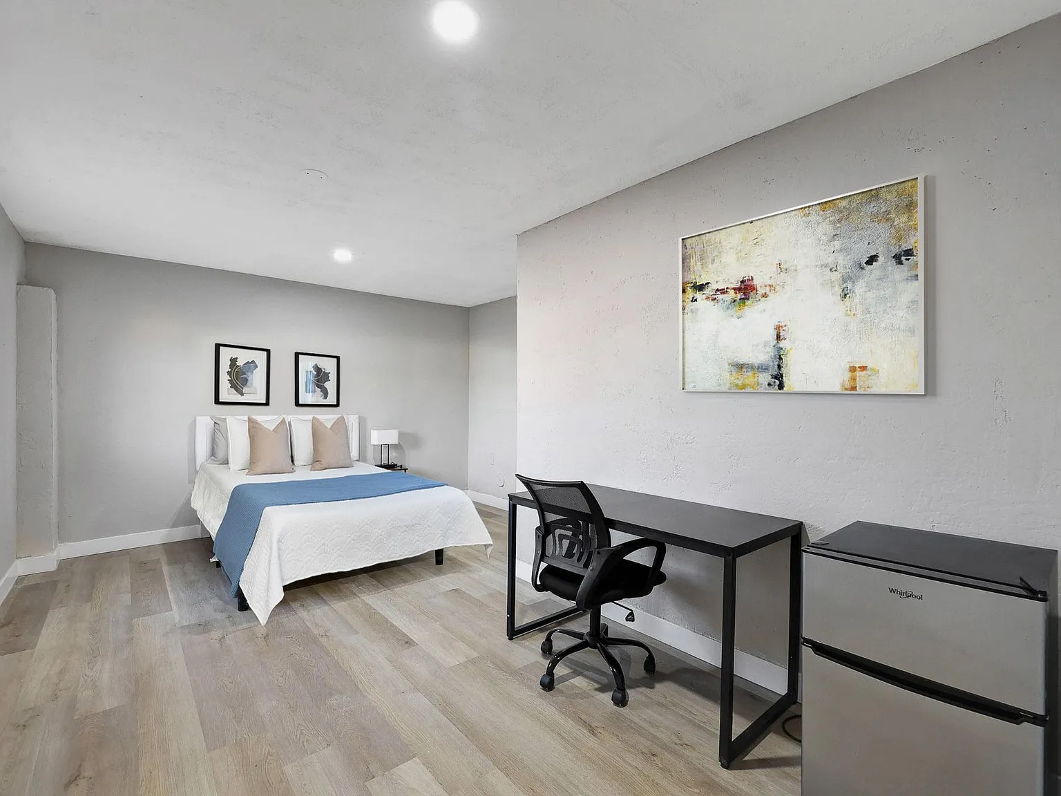4 bed, 5.0 bath, 2800 sqft, $953 — Photo 1