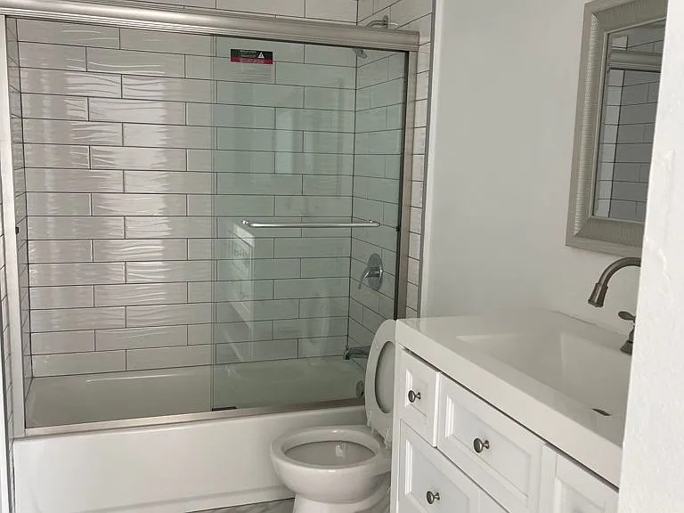 742.5 S Harvard Blvd #105 — Photo 9