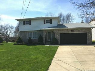 1558 Tuscarora Rd, Niagara Falls, NY 14304