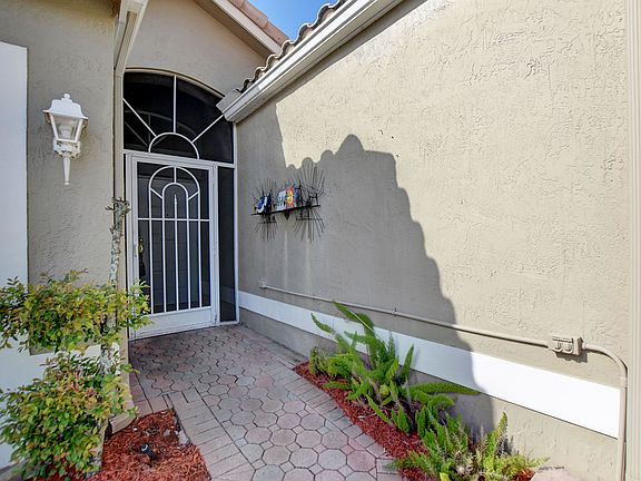 3rd image of 9599 Orchid Grove Trl