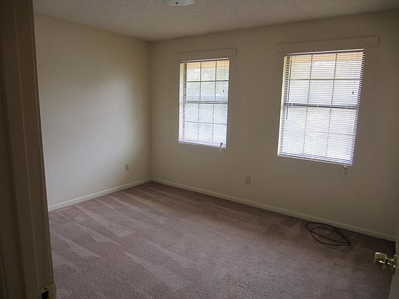 4th image of 100 Lankford Pl