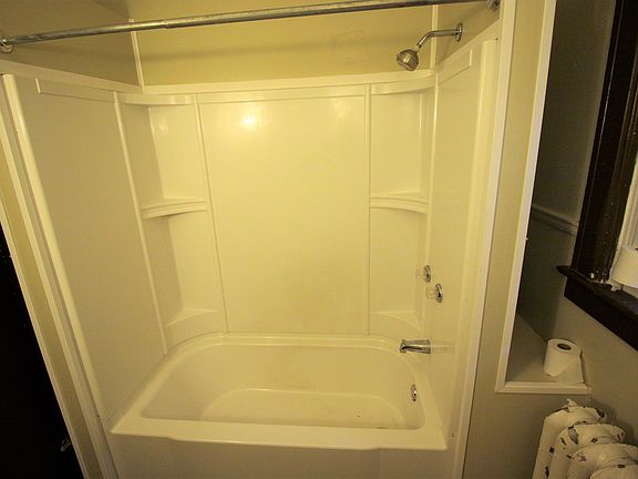 4th image of 159 Blaine Ave APT 2