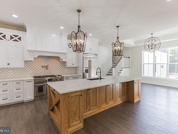 3rd image of 40110 Brambleberry Ln