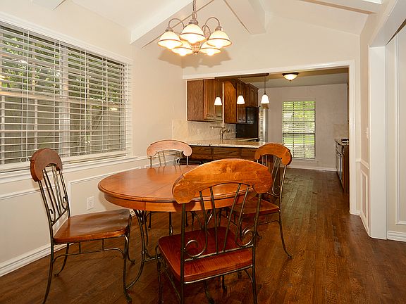 4th image of 718 Autumn Lake Dr