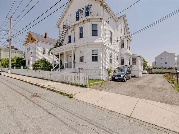 3rd image of 154 Mott St
