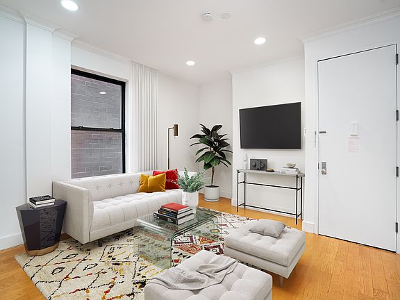 2nd image of 150 W 84th St APT 4C