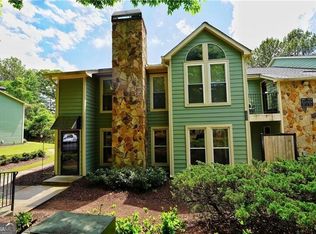 1013 Canyon Point Cir, Roswell, GA 30076