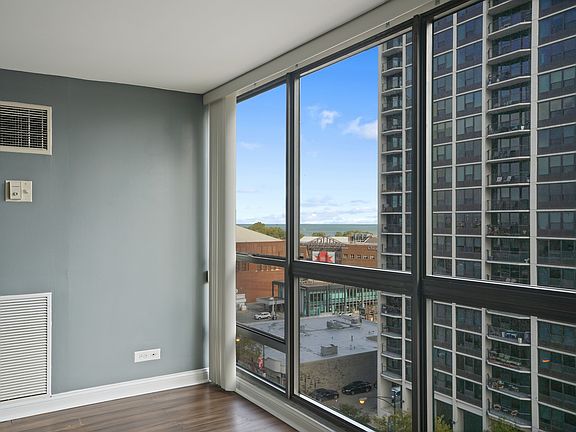 4th image of 1540 N La Salle St #902