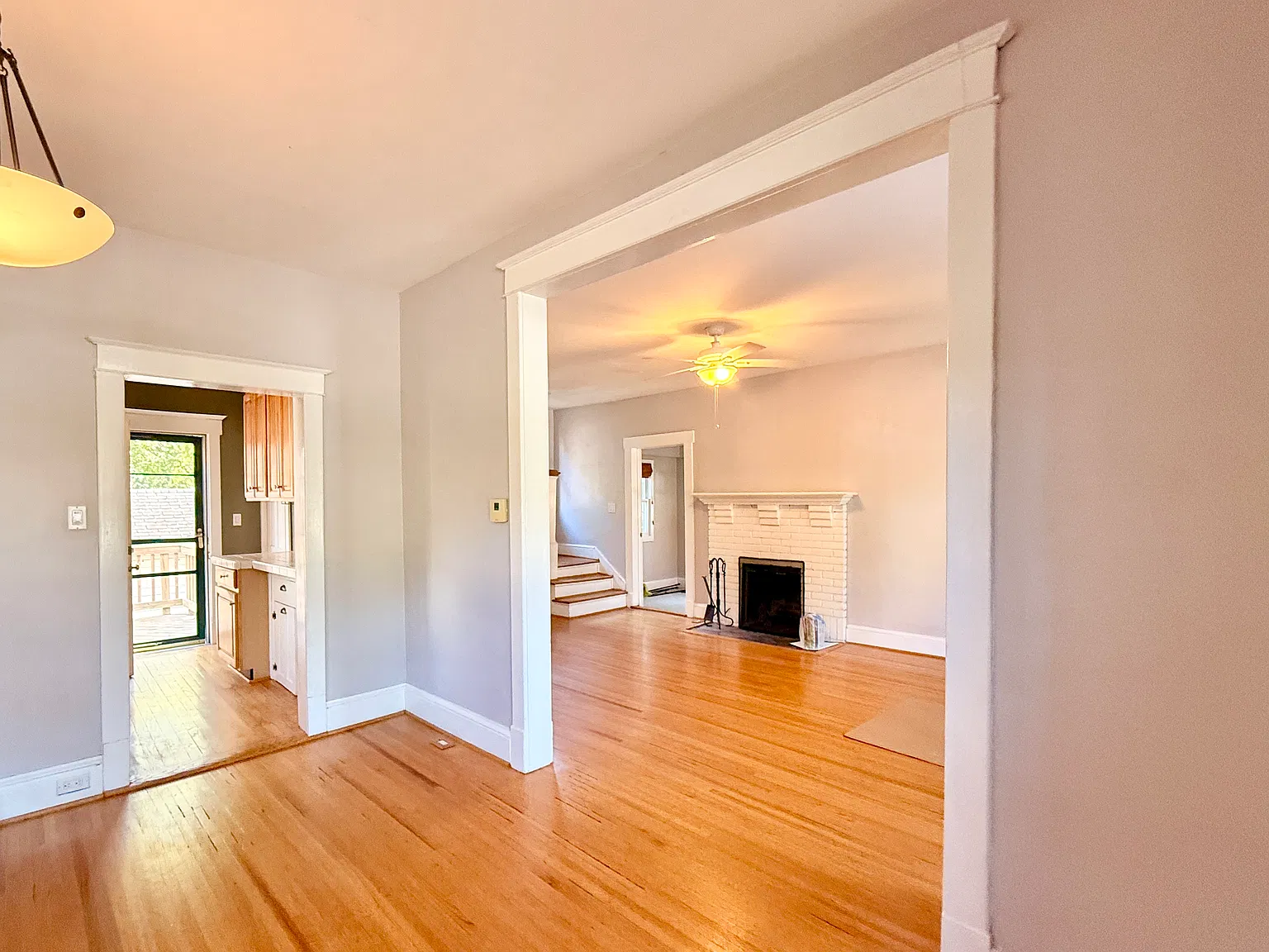 400 Dollars Early Signing Bonus 709 N Cleveland St — Photo 4