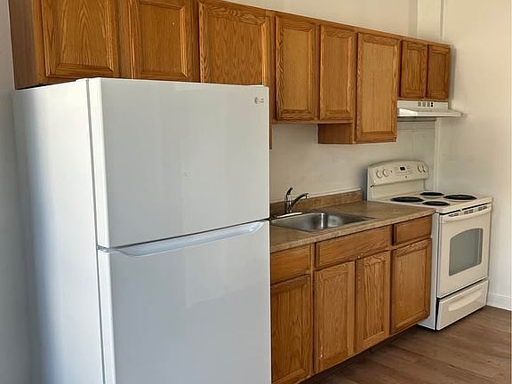 5th image of 1008 Markley St