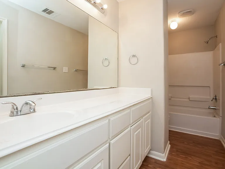 3922 Hollow Cove Ln — Photo 14