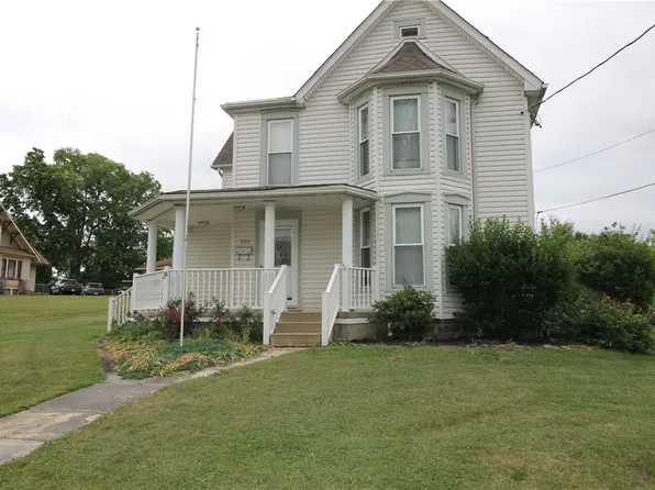 323 W Pike St, Houston, PA 15342