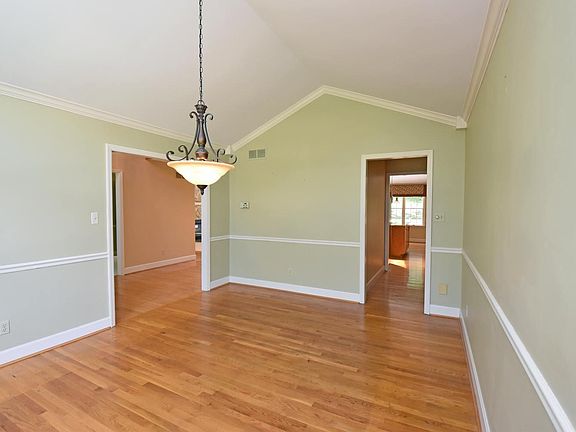 4th image of 8043 Chestershire Dr