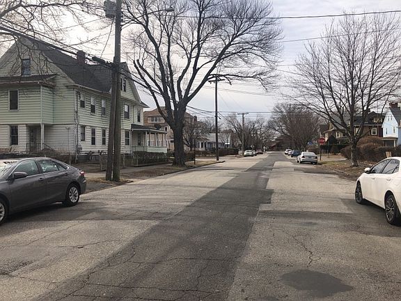 4th image of 79 Elmwood Ave