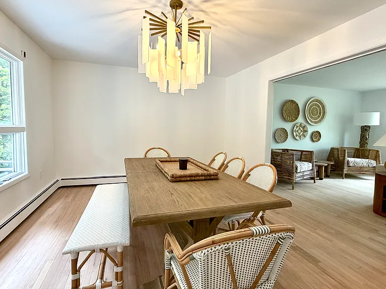 19 Peconic Ave — Photo 3