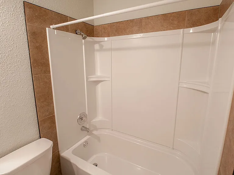 1005 W Ash St — Photo 16