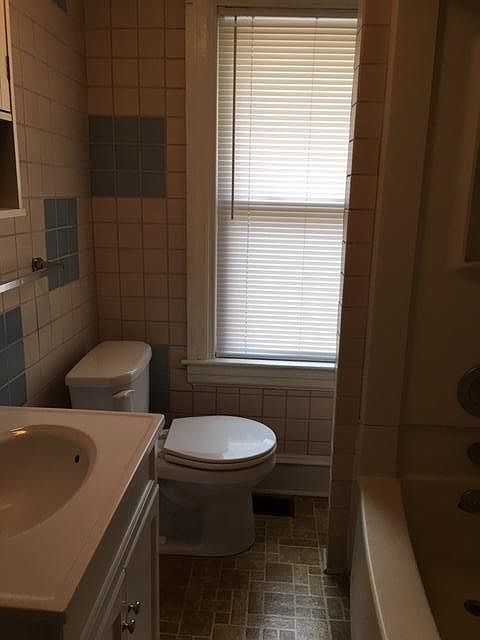 2nd image of 373 Easton Rd