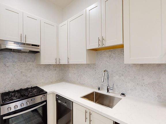 2nd image of 3099 Washington St APT 6