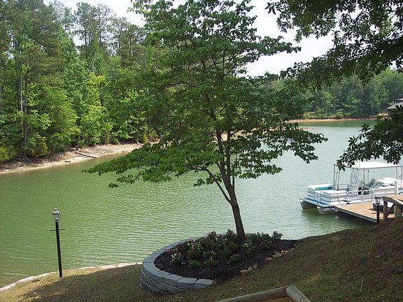 5th image of Lakeshore Dr