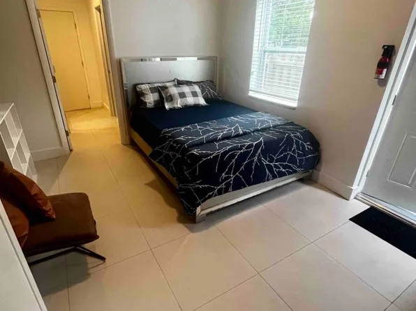 1127 NW 30th St, Miami, FL 33127