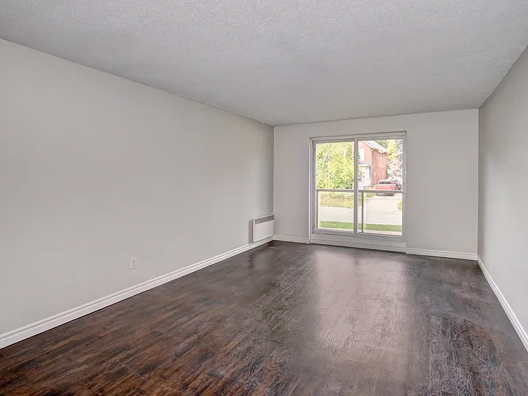 270 Waterloo Ave — Photo 8