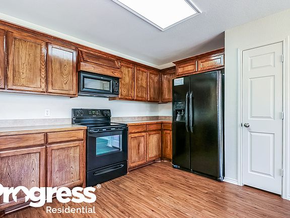 5th image of 732 Blue Marlin Dr
