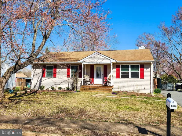 8620 Clifton St, Marshall, VA 20115