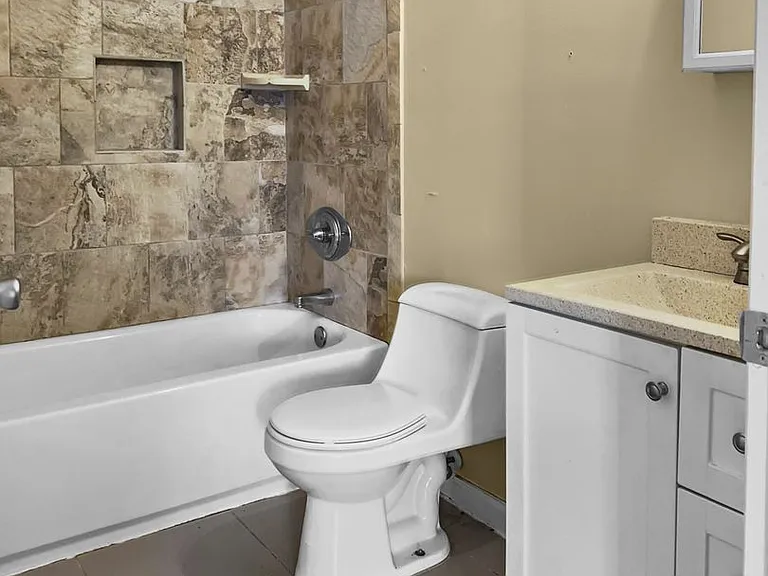 276 Daffin Pl — Photo 15