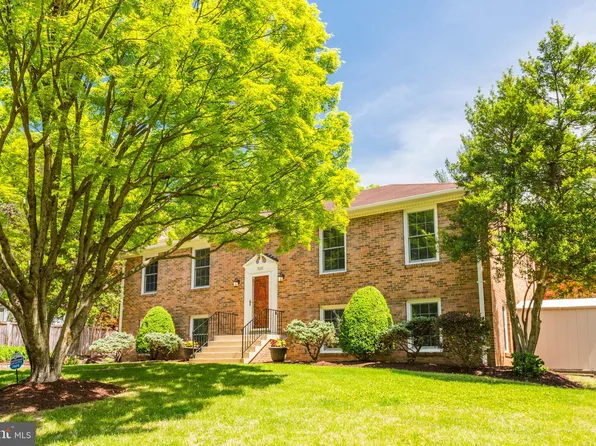 7605 Range Rd, Alexandria, VA 22306