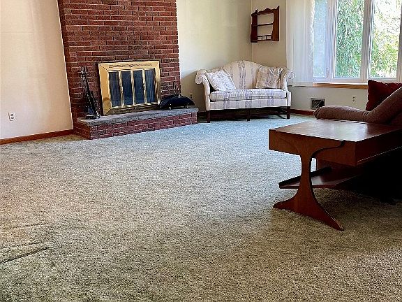 4th image of 4704 Marshall Dr W