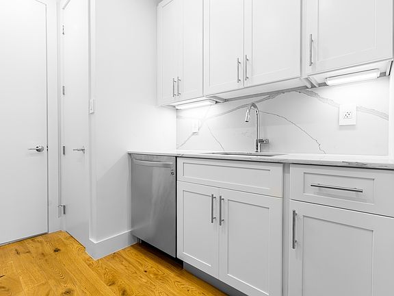3rd image of 92 Atlantic Ave Ste 1