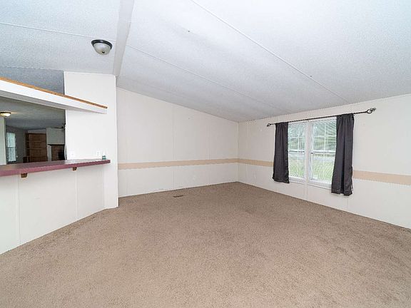 3rd image of 2375 SW Birley Ave