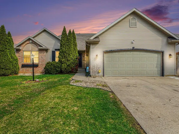 1809 Elizabethan Ct, South Bend, IN 46614