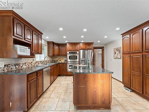 5th image of 11603 Bradshaw Rd