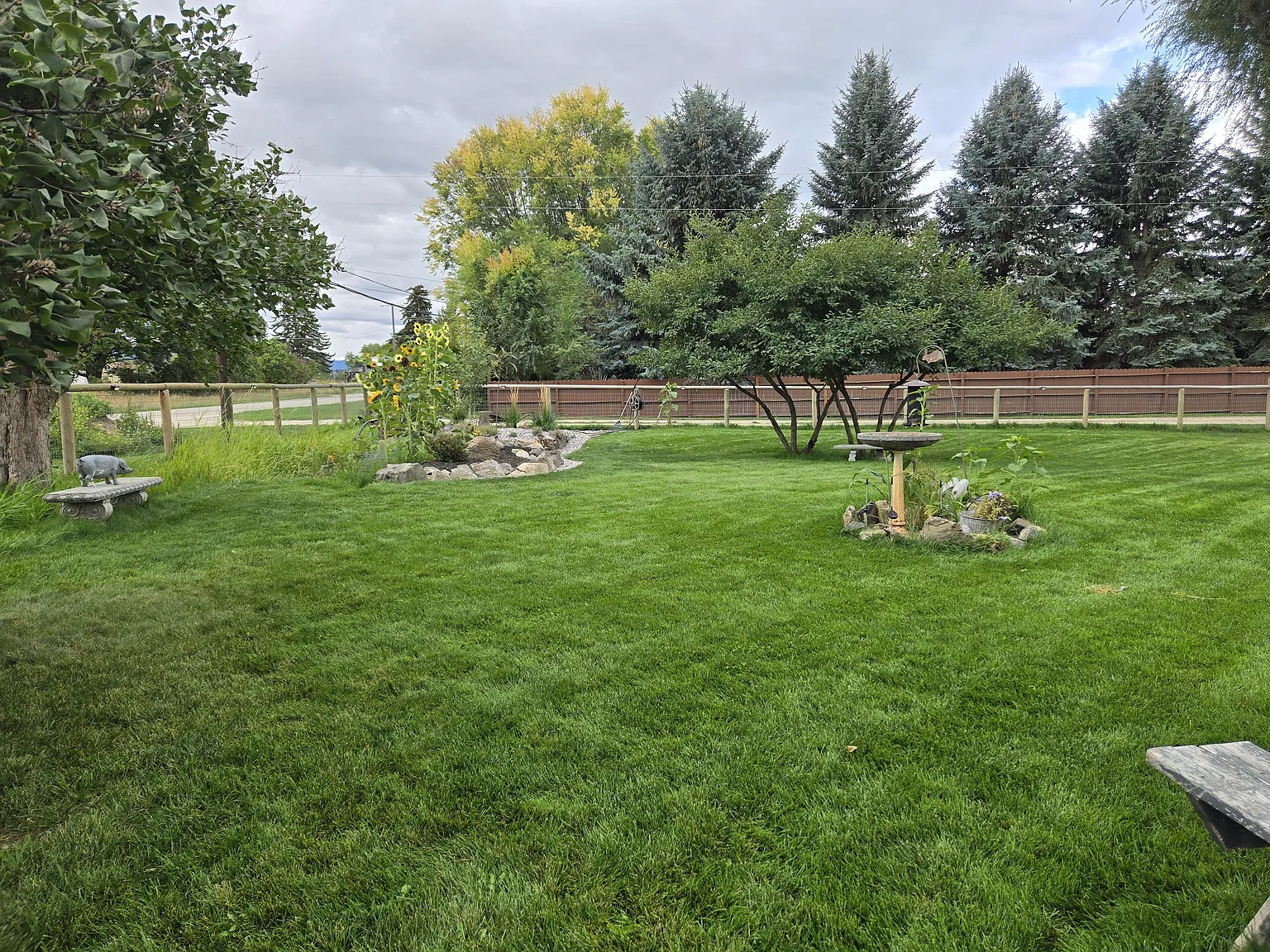 4 bed, 1.5 bath, 2000 sqft, $3,000 — Photo 2