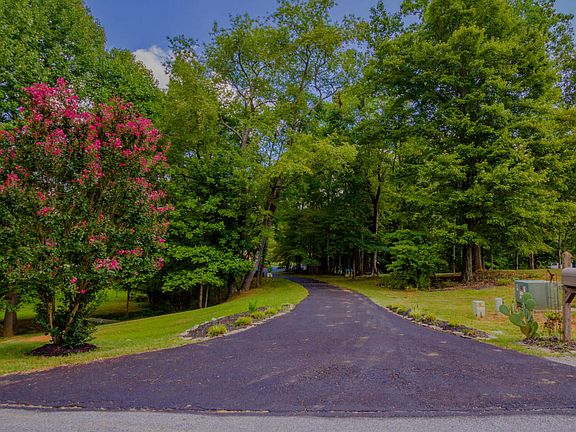 4th image of 100 Willowood Dr