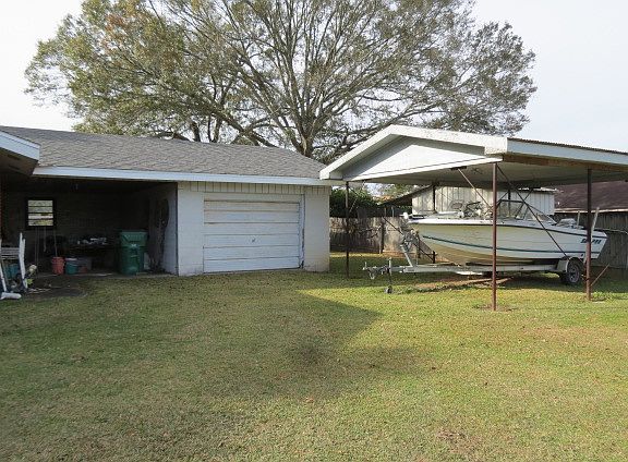 5th image of 706 S Shireview Cir