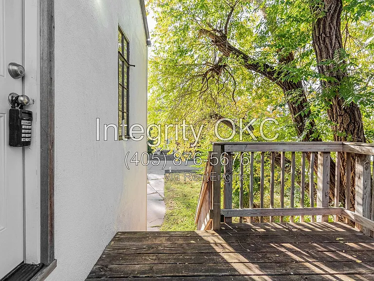 1828 Carey Pl — Photo 6
