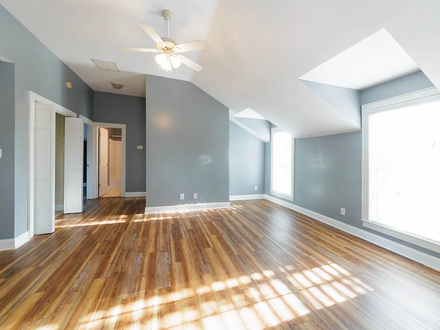 2 bed, 975 sqft, $1,500 — Photo 4