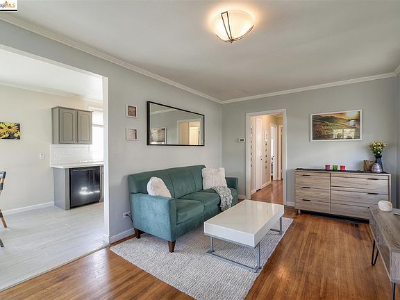 4th image of 5431 Santa Cruz Ave