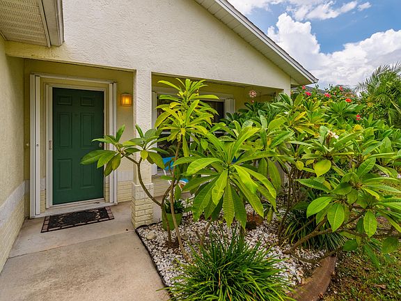 3rd image of 1656 Sweetwood Dr