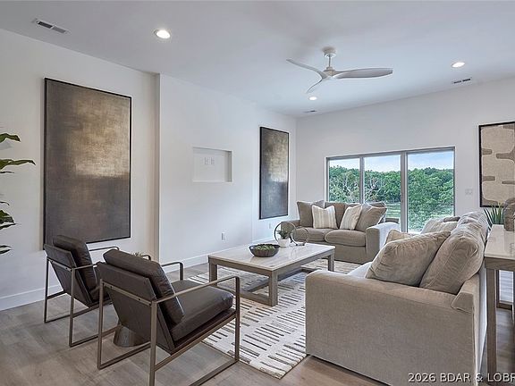 4th image of 5543 Deephaven Ln