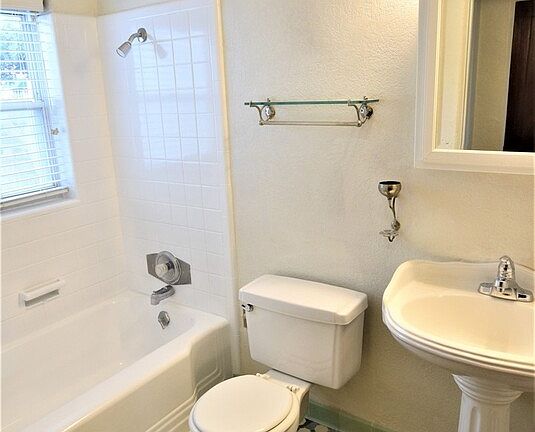 3rd image of 620 Florida St APT 4