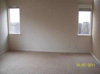 3rd image of 977 Cashel Cir