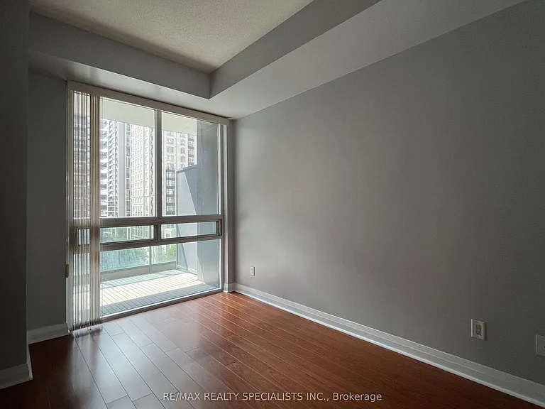 1121 Bay St #703 — Photo 9