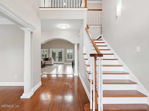 3rd image of 1124 VICTORY LAKE DR. Drive