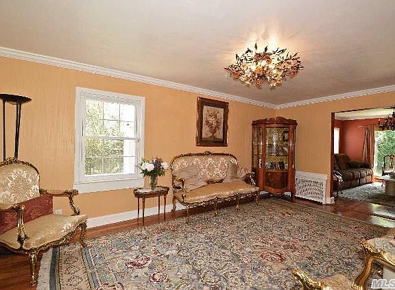 4th image of 26 Park Cir
